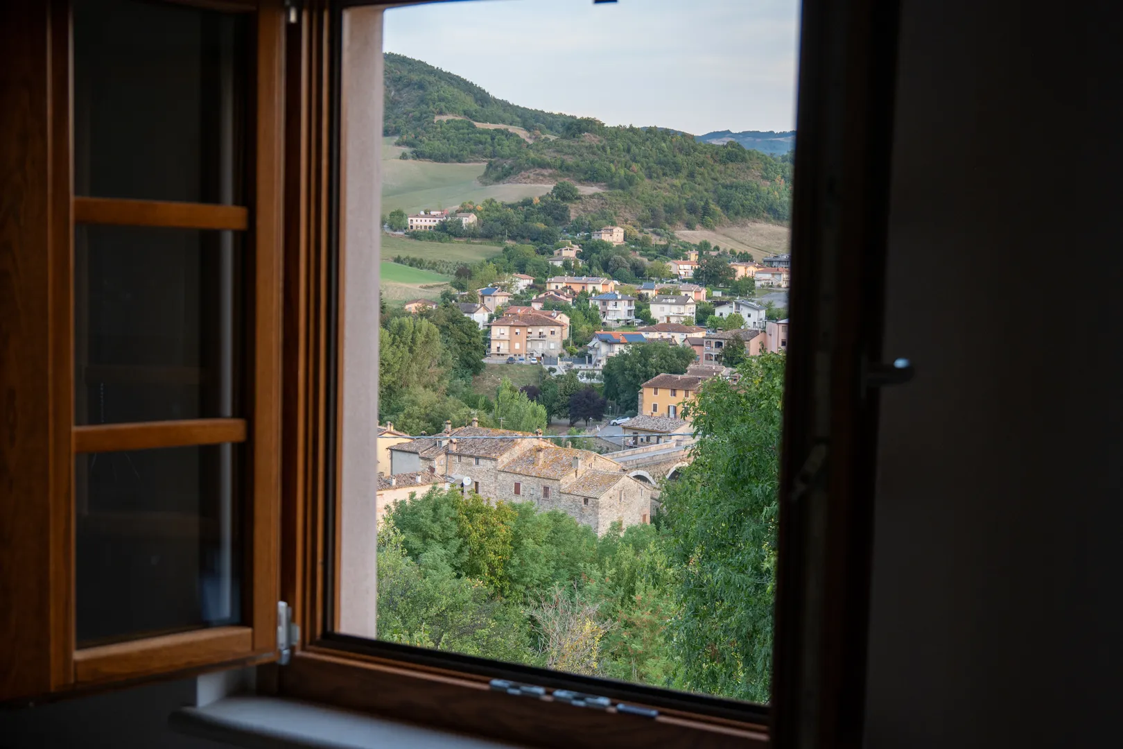 La finestra sul borgo di Belforte all'Isauro